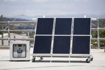 An array of 6 perovskite solar cells (GreatCell Solar)