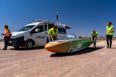 Perovskite-on-silicon tandem solar cells from Oxford PV used for the first time in the Bridgestone World Solar Challenge image